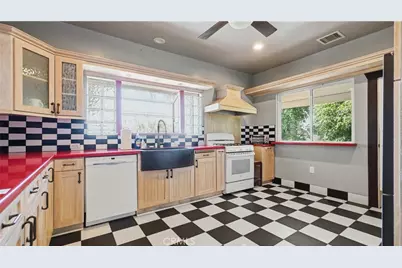 10568 Foothill, Sylmar, CA 91342 - Photo 5