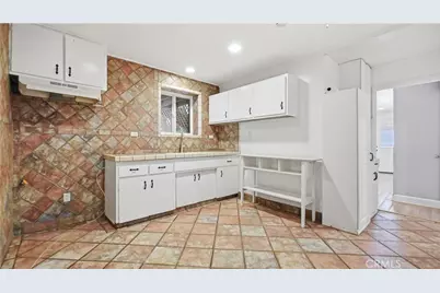 10568 Foothill, Sylmar, CA 91342 - Photo 23