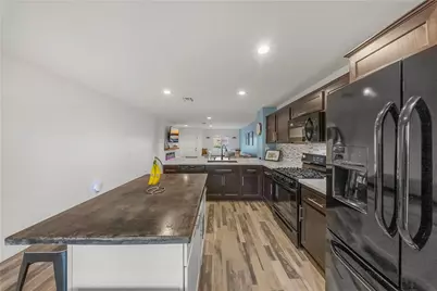 6952 Amber Sky Way, Fontana, CA 92336 - Photo 13