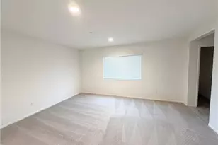 24266 Hazelnut Ave, Murrieta, CA 92562 - Photo 11