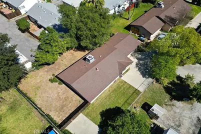 1909 N Summit, Pasadena, CA 91103 - Photo 3