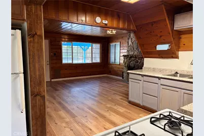 320 Sky View Lane, Crestline, CA 92325 - Photo 9