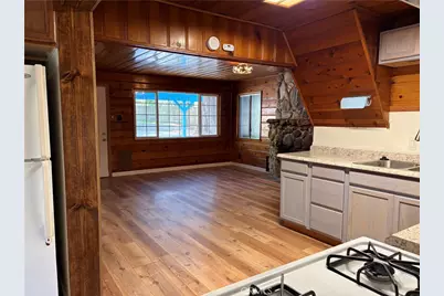 320 Sky View Lane, Crestline, CA 92325 - Photo 9