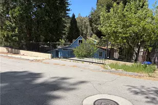 320 Sky View Ln, Crestline, CA 92325 - Photo 33