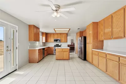 8379 Beaver, Phelan, CA 92371 - Photo 11