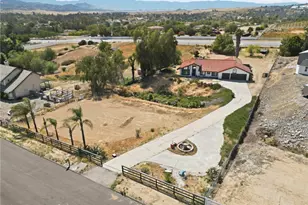 18085 Golden Leaf Ln, Riverside, CA 92504 - Photo 41