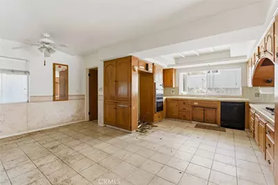 18112 Joshua Ln, Santa Ana, CA 92705 - Photo 11