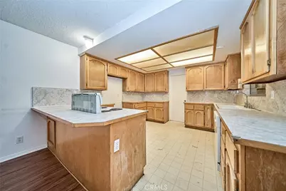 10007 Victor Street, Hesperia, CA 92345 - Photo 7