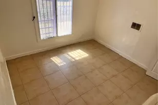 6812 S Hoover, Los Angeles, CA 90044 - Photo 23
