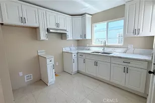 11154 Towne, Los Angeles, CA 90061 - Photo 15
