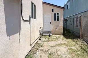 11154 Towne, Los Angeles, CA 90061 - Photo 53