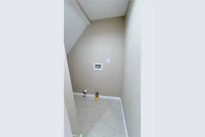 11154 Towne, Los Angeles, CA 90061 - Photo 21