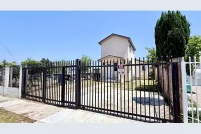 11154 Towne, Los Angeles, CA 90061 - Photo 3