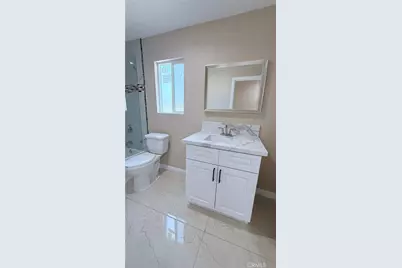 11154 Towne, Los Angeles, CA 90061 - Photo 25