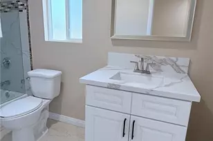 11154 Towne, Los Angeles, CA 90061 - Photo 25