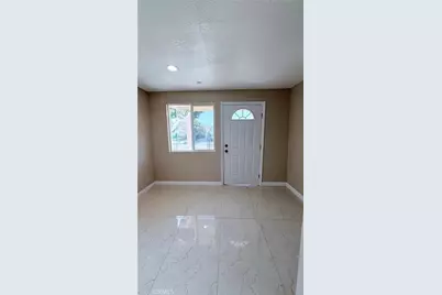 11154 Towne, Los Angeles, CA 90061 - Photo 13