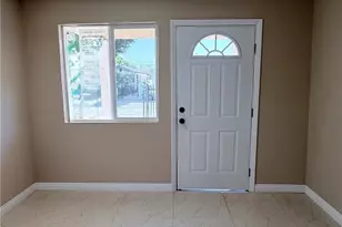 11154 Towne, Los Angeles, CA 90061 - Photo 13