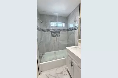 11154 Towne, Los Angeles, CA 90061 - Photo 35