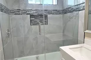 11154 Towne, Los Angeles, CA 90061 - Photo 35