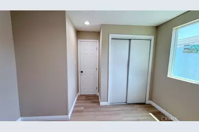 11154 Towne, Los Angeles, CA 90061 - Photo 39