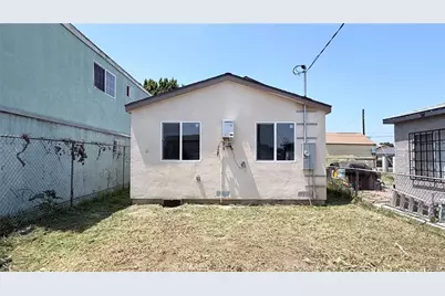 11154 Towne, Los Angeles, CA 90061 - Photo 47