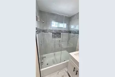 11154 Towne, Los Angeles, CA 90061 - Photo 33