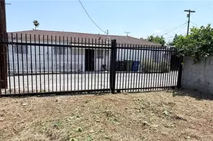 11154 Towne, Los Angeles, CA 90061 - Photo 45