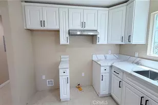 11154 Towne, Los Angeles, CA 90061 - Photo 17