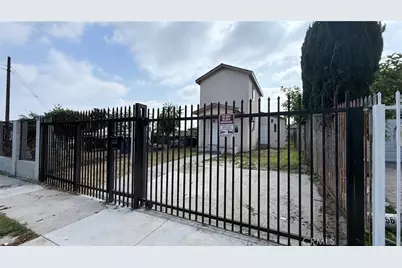 11154 Towne, Los Angeles, CA 90061 - Photo 5
