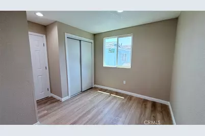 11154 Towne, Los Angeles, CA 90061 - Photo 37