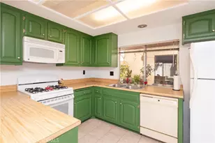 1077 S Santo Antonio Dr, Colton, CA 92324 - Photo 7