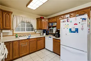 2731 W Victoria St, Rialto, CA 92376 - Photo 11
