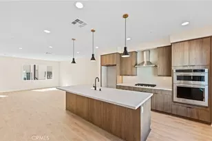 103 Sorrel Ct, Burbank, CA 91506 - Photo 17