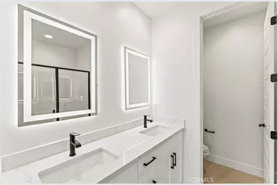 102 Sorrel Court, Burbank, CA 91506 - Photo 25