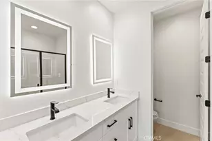 102 Sorrel Ct, Burbank, CA 91506 - Photo 25
