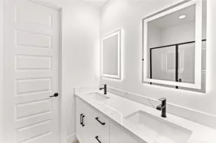 102 Sorrel Ct, Burbank, CA 91506 - Photo 31