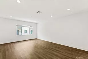 102 Sorrel Ct, Burbank, CA 91506 - Photo 9