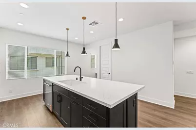 102 Sorrel Court, Burbank, CA 91506 - Photo 11