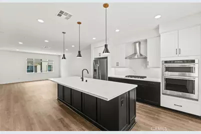 102 Sorrel Court, Burbank, CA 91506 - Photo 13