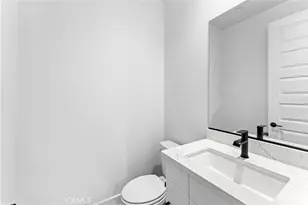 102 Sorrel Ct, Burbank, CA 91506 - Photo 25