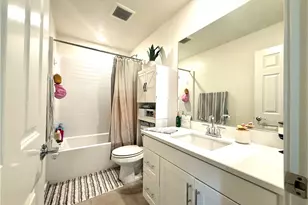 979 W Clover, Rialto, CA 92376 - Photo 7
