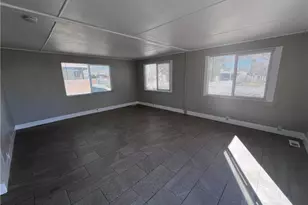 19127 Danbury, Hesperia, CA 92345 - Photo 11