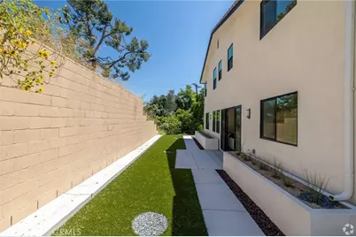 1029 N Staley Lane, Los Angeles, CA 90042 - Photo 13