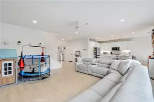 15740 Parry Peak Dr, Fontana, CA 92336 - Photo 5