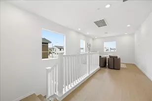 23716 Wilcox Dr, Newhall, CA 91321 - Photo 13