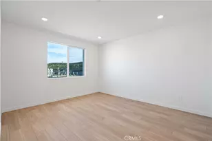 27318 Bear Creek Ln, Valencia, CA 91381 - Photo 21