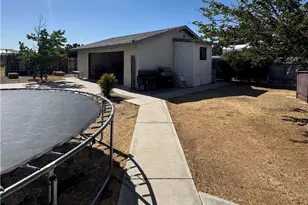 11968 Bornite, Hesperia, CA 92345 - Photo 23