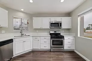 27870 Fieldstone Dr, Highland, CA 92346 - Photo 15