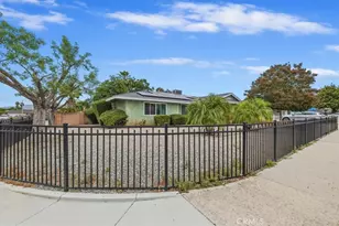 41168 Torrey Pine Ct, Hemet, CA 92544 - Photo 3