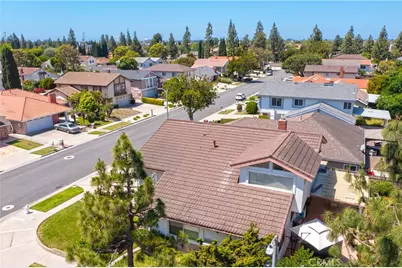 2001 W San Lorenzo, Santa Ana, CA 92704 - Photo 47